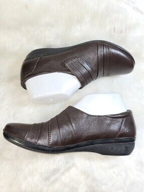 Clarks Everlay Tara Womem's Leather Loafers Comfort Slip-On in Chocolate Brown